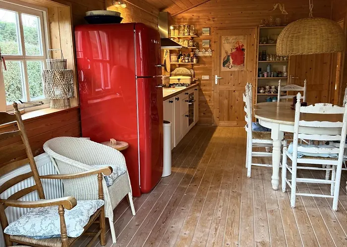 Apartman Houten Familiehuisje Met Grote Tuin