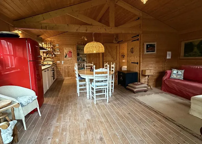 Houten Familiehuisje Met Grote Tuin Apartman Noordwijk