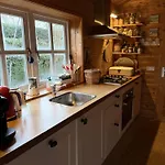 Houten Familiehuisje Met Grote Tuin * 노르트베이크