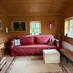 아파트 Houten Familiehuisje Met Grote Tuin