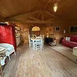 Houten Familiehuisje Met Grote Tuin 아파트 노르트베이크