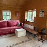 아파트 Houten Familiehuisje Met Grote Tuin *